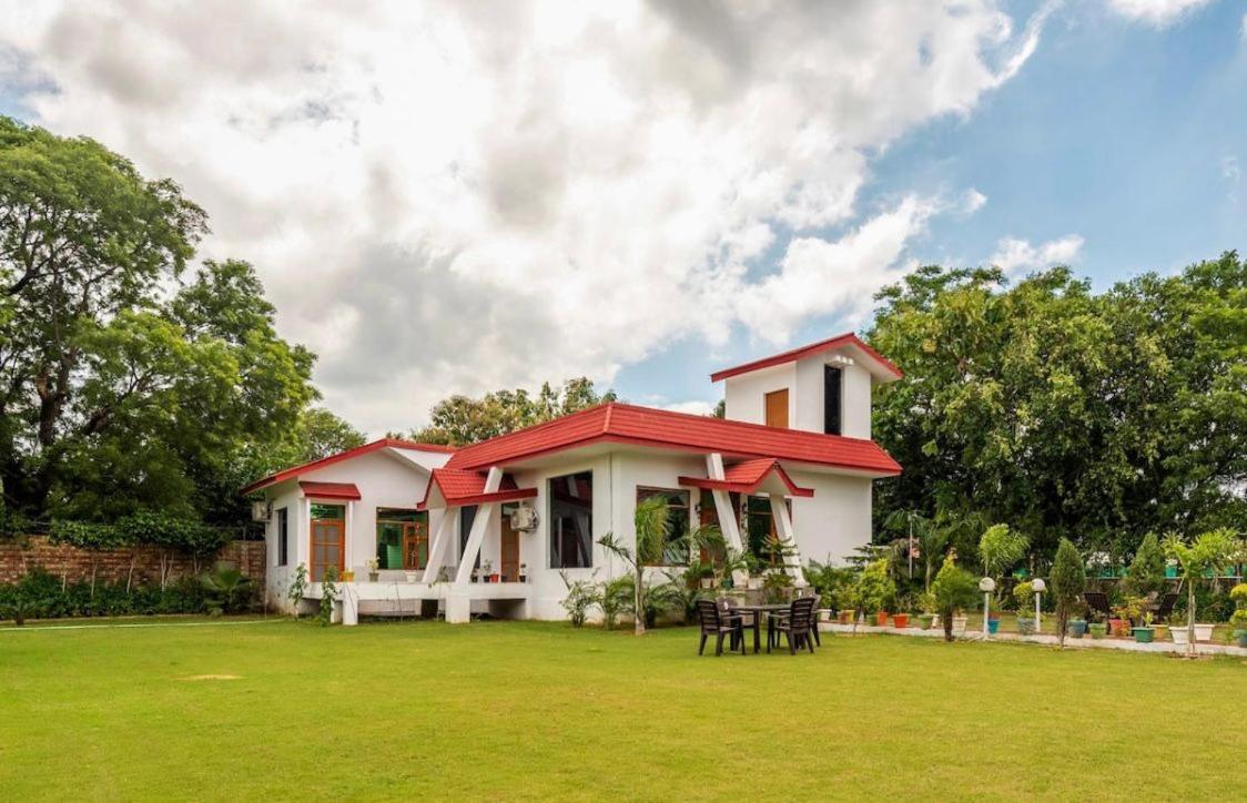 Stone Bridge Villa 구르가온 외부 사진